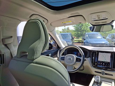 Used 2023 Volvo XC60 T8 Ultimate w/ Climate Package AWD/4WD image 15