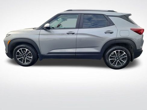 Used 2024 Chevrolet TrailBlazer LT w/ Convenience Package image 2