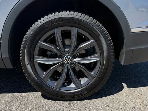 Used 2022 Volkswagen Tiguan SE AWD/4WD image 29