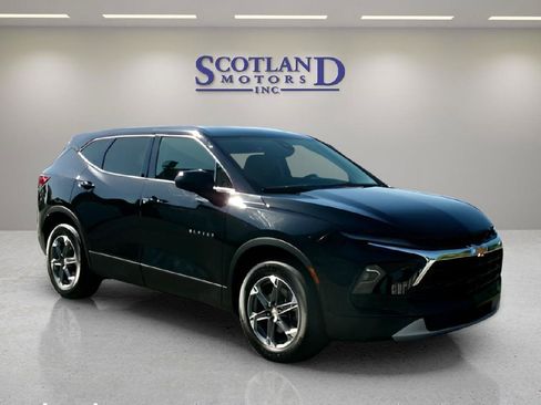Used 2025 Chevrolet Blazer LT FWD image 4