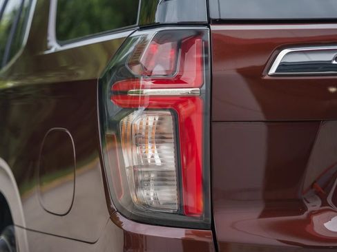 Used 2022 Chevrolet Tahoe LT w/ LT Signature Package AWD/4WD image 7