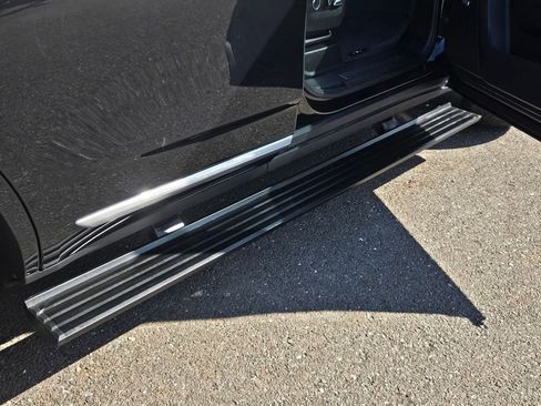 Used 2023 GMC Yukon Denali w/ Denali Reserve Package image 10