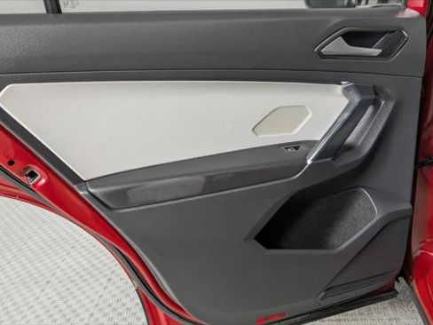 Used 2018 Volkswagen Tiguan SE w/ Panoramic Sunroof Package AWD/4WD image 17