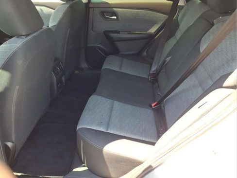 Used 2023 Nissan Rogue SV FWD image 14
