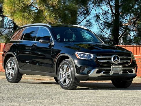 Certified 2022 Mercedes-Benz GLC 300 4MATIC image 2