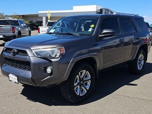 Used 2014 Toyota 4Runner SR5 image 4