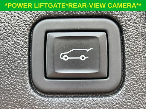 Used 2024 GMC Terrain SLE w/ Driver Convenience Package FWD image 10