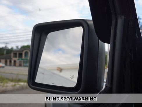 Used 2018 Jeep Wrangler Unlimited Rubicon AWD/4WD image 3