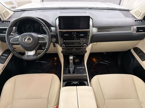 Used 2023 Lexus GX 460 Premium w/ Accessory Package AWD/4WD image 16