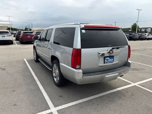 Used 2013 Cadillac Escalade ESV Luxury AWD/4WD image 3
