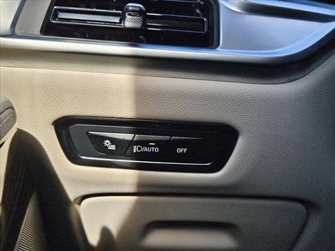 Certified 2025 BMW X7 xDrive40i w/ Executive Package image 15