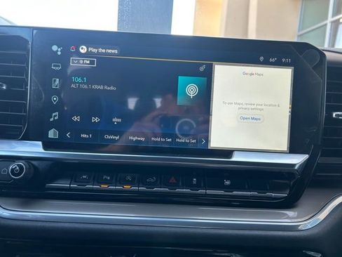 Used 2022 Chevrolet Silverado 1500 High Country w/ Technology Package image 9