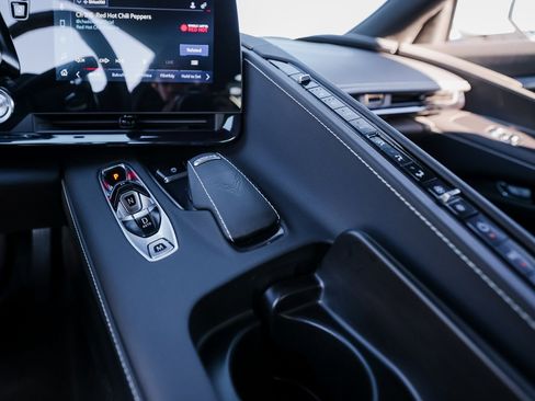 Used 2025 Chevrolet Corvette Stingray Preferred Cpe w/ Stealth Interior Trim Package image 20