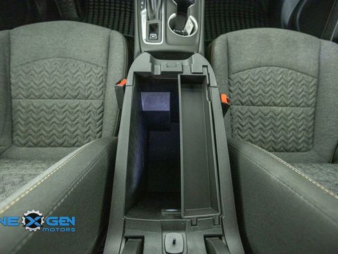 Used 2024 Chevrolet Equinox LT FWD image 29