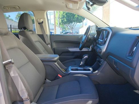 Used 2022 Chevrolet Colorado LT w/ Safety Package image 27