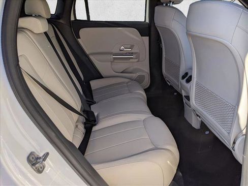 Certified 2025 Mercedes-Benz GLA 250 4MATIC image 24