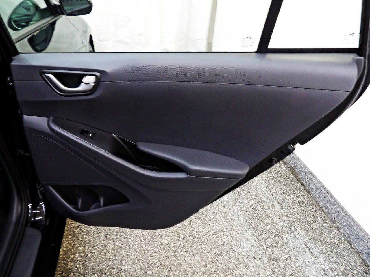 Used 2019 Hyundai Ioniq Blue FWD image 12