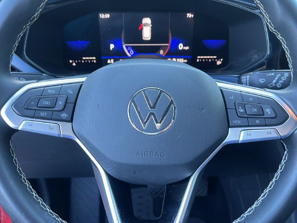 Used 2022 Volkswagen Taos SE FWD image 17