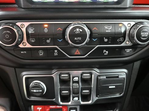 Used 2020 Jeep Wrangler Unlimited Rubicon AWD/4WD image 12