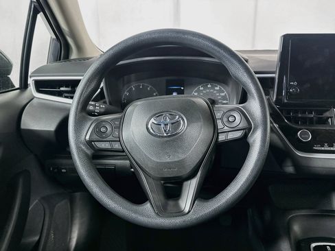Used 2025 Toyota Corolla LE FWD image 17