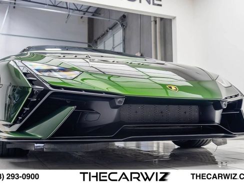 Used 2024 Lamborghini Huracan Tecnica RWD image 8