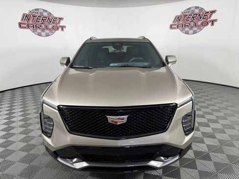 Used 2025 Cadillac XT4 Sport FWD image 2