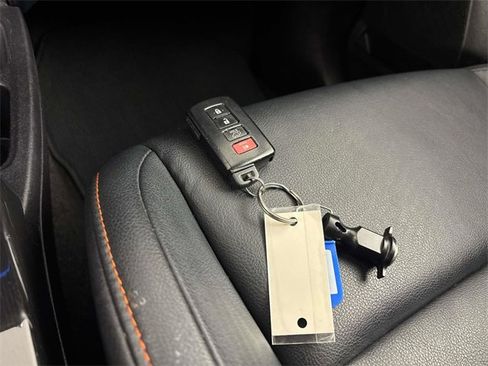 Used 2017 Toyota RAV4 SE image 25