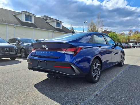 Used 2025 Hyundai Elantra Sport FWD image 5