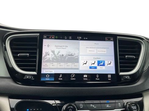 Used 2023 Chrysler Pacifica Touring-L image 22