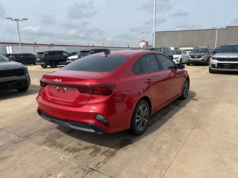 Used 2024 Kia Forte LXS FWD image 3