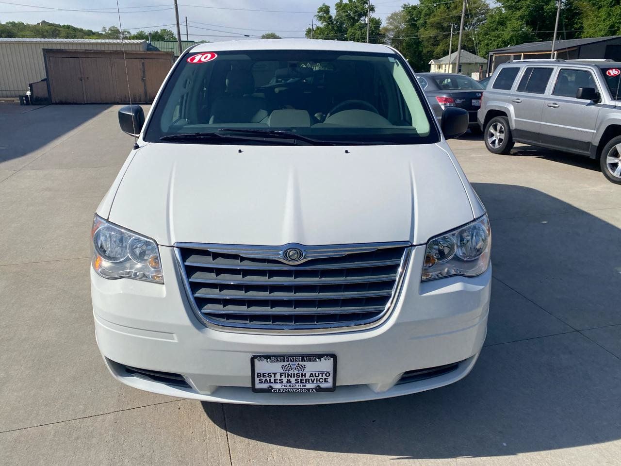 Used 2010 Chrysler Town & Country LX w/ PWR Convenience Group FWD image 3