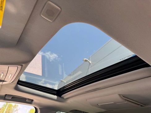 Used 2019 Chevrolet Suburban Premier AWD/4WD image 7