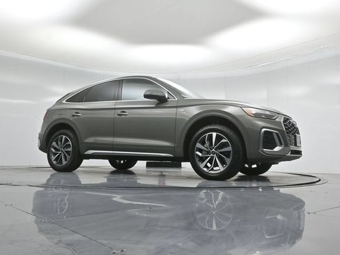 Used 2023 Audi Q5 2.0T Premium w/ Convenience Package AWD/4WD image 3