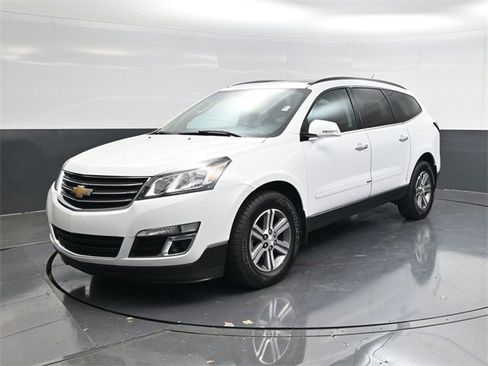 Used 2017 Chevrolet Traverse LT image 7