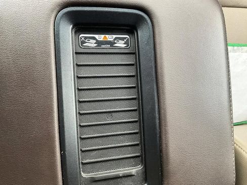 Used 2017 Chevrolet Suburban Premier AWD/4WD image 31