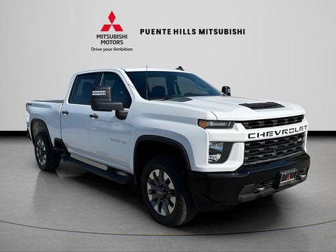 Used 2022 Chevrolet Silverado 2500 Custom w/ Custom Value Package image 3