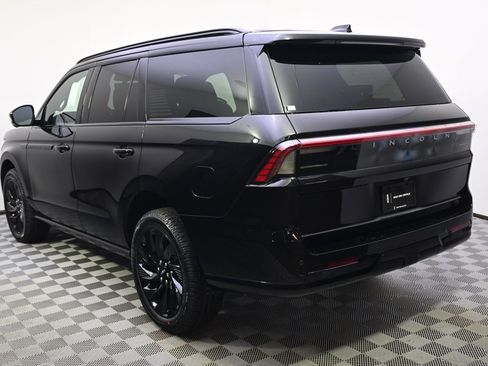 New 2025 Lincoln Navigator Reserve w/ Jet Appearance Package image 3