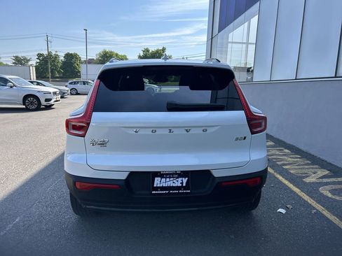 Certified 2023 Volvo XC40 B5 Plus w/ Protection Package Premier AWD/4WD image 7