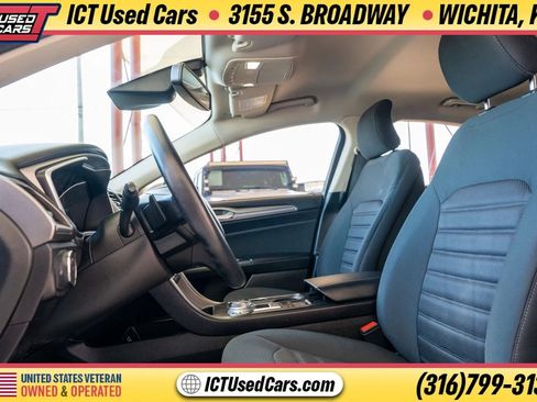 Used 2019 Ford Fusion SE FWD image 10
