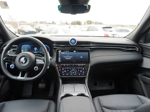 Used 2024 Maserati Grecale GT image 2