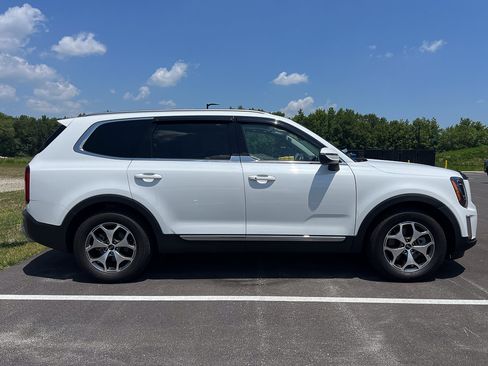 Used 2020 Kia Telluride EX w/ Towing Package AWD/4WD image 6
