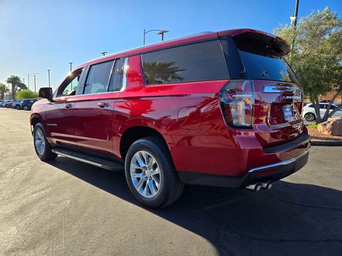 Used 2024 Chevrolet Suburban Premier w/ Premium Package AWD/4WD image 4