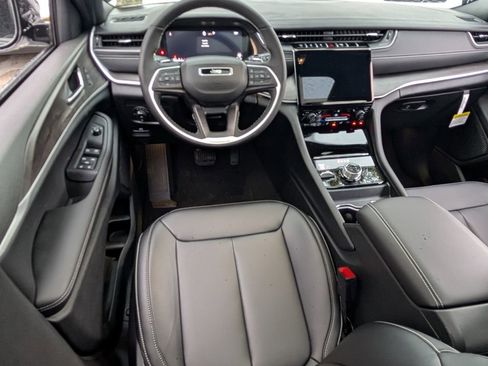 New 2025 Jeep Grand Cherokee Limited image 14