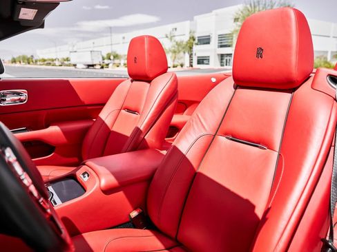 Used 2018 Rolls-Royce Dawn RWD image 45