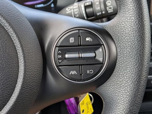Certified 2025 Kia Soul LX w/ LX Technology Package FWD image 26