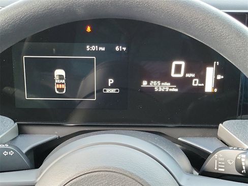 Used 2025 Nissan Kicks SV image 7