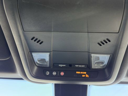 Used 2022 Chevrolet Equinox RS w/ RS Leather Package image 34