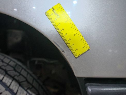 Used 2004 Chevrolet Tahoe LS image 32