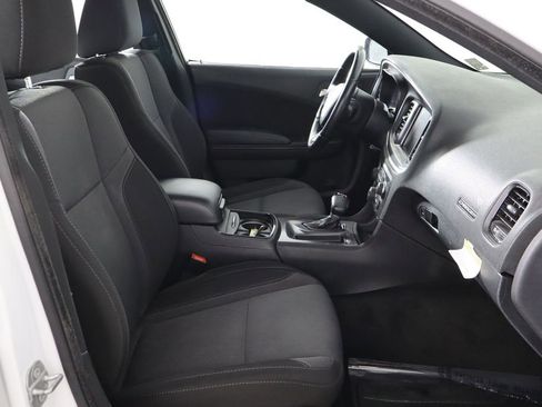 Used 2016 Dodge Charger SXT w/ Blacktop Package RWD image 11