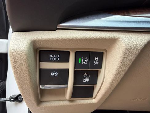 Used 2017 Acura MDX SH-AWD image 12